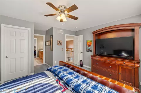 Bedroom - 21354 Pine Cone Dr, Macomb, MI 48042 photo 6 of 8
