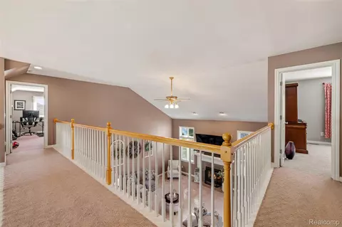 Entry Way - 21354 Pine Cone Dr, Macomb, MI 48042 photo 7 of 8