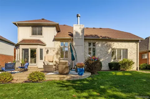 Exterior - 21354 Pine Cone Dr, Macomb, MI 48042 photo 12 of 15