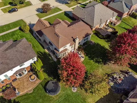 View/Area - 21354 Pine Cone Dr, Macomb, MI 48042 photo 9 of 11