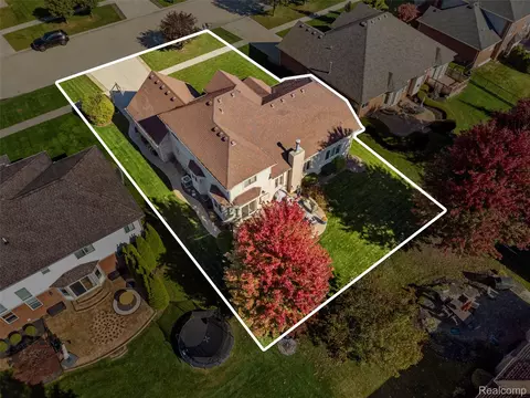 View/Area - 21354 Pine Cone Dr, Macomb, MI 48042 photo 10 of 11