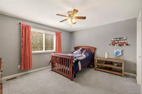 Bedroom - 21354 Pine Cone Dr, Macomb, MI 48042 photo 5 of 8