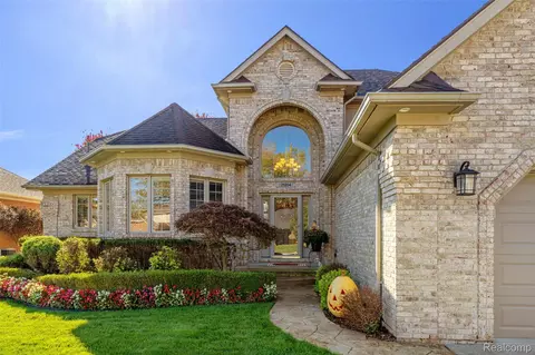 Exterior - 21354 Pine Cone Dr, Macomb, MI 48042 photo 4 of 15
