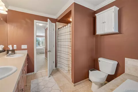 Bath - 21354 Pine Cone Dr, Macomb, MI 48042 photo 4 of 8