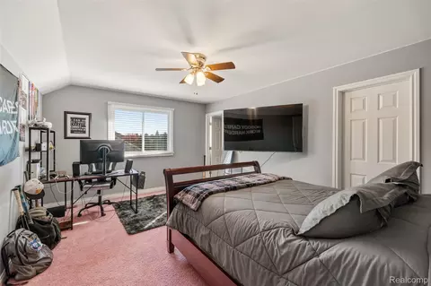 Bedroom - 21354 Pine Cone Dr, Macomb, MI 48042 photo 7 of 8