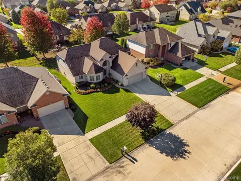 View/Area - 21354 Pine Cone Dr, Macomb, MI 48042 photo 3 of 11