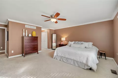 Bedroom - 21354 Pine Cone Dr, Macomb, MI 48042 photo 2 of 8
