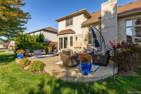 Exterior - 21354 Pine Cone Dr, Macomb, MI 48042 photo 14 of 15