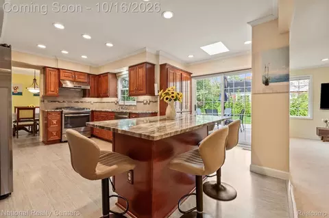 Kitchen - 2793 Waterloo Dr, Troy, MI 48084 photo 4 of 5