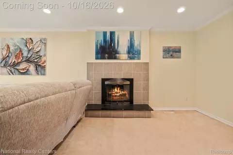 Living - 2793 Waterloo Dr, Troy, MI 48084 photo 4 of 4