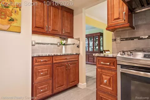 Kitchen - 2793 Waterloo Dr, Troy, MI 48084 photo 3 of 5