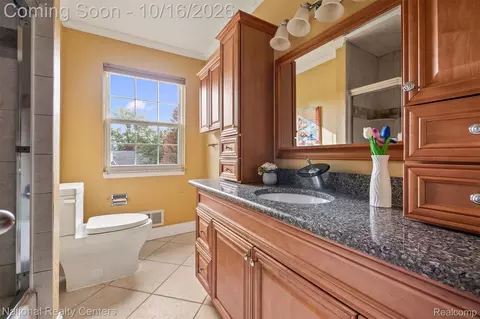 Bath - 2793 Waterloo Dr, Troy, MI 48084 photo 1 of 4