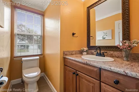 Bath - 2793 Waterloo Dr, Troy, MI 48084 photo 4 of 4