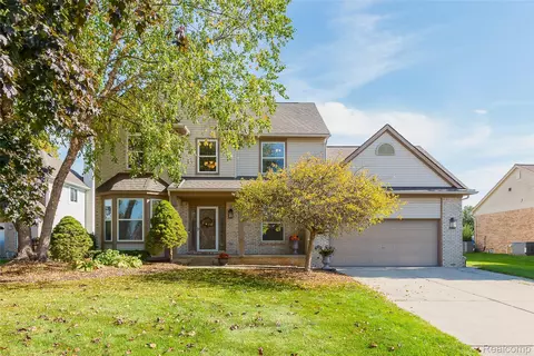 25862 Carriage Ln, Lyon, MI 48178