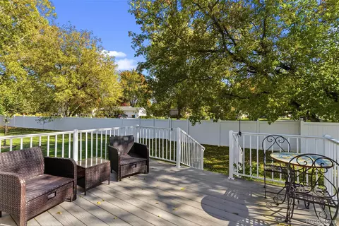 Exterior - 261 Aberdeen Ct, Flushing, MI 48433 photo 8 of 9