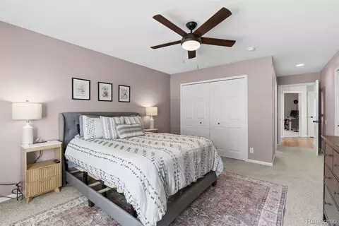 Bedroom - 261 Aberdeen Ct, Flushing, MI 48433 photo 3 of 4