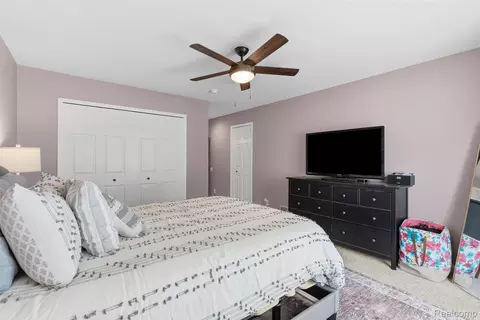 Bedroom - 261 Aberdeen Ct, Flushing, MI 48433 photo 4 of 4