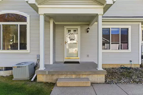 Exterior - 261 Aberdeen Ct, Flushing, MI 48433 photo 9 of 9