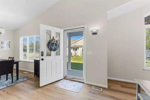 Entry Way - 261 Aberdeen Ct, Flushing, MI 48433 photo 1 of 1