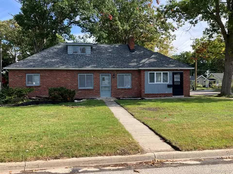 3302 Stone St, Port Huron, MI 48060