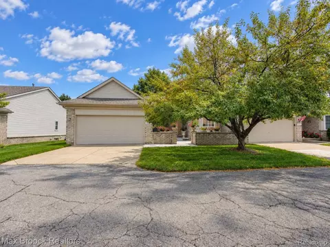 41205 Chancellor Ct, Clinton Township, MI 48038