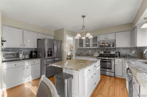 Kitchen - 6688 Fox Path, Canton, MI 48187 photo 5 of 6