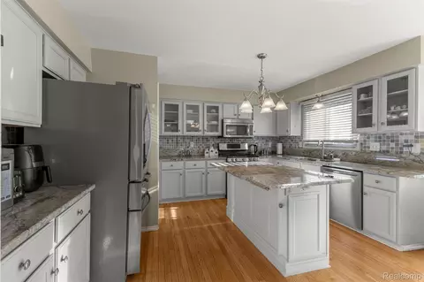 Kitchen - 6688 Fox Path, Canton, MI 48187 photo 3 of 6