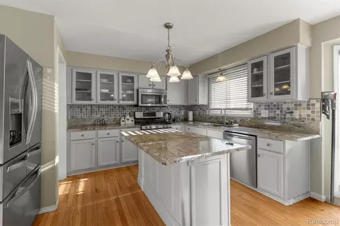 Kitchen - 6688 Fox Path, Canton, MI 48187 photo 4 of 6