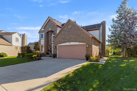 Exterior - 6688 Fox Path, Canton, MI 48187 photo 4 of 13
