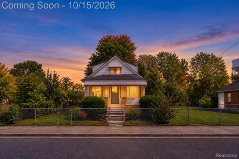 13488 Orleans St, Highland Park, MI 48203