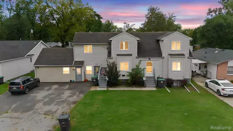 5904 Janet St, Taylor, MI 48180