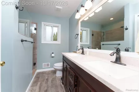 Bath - 3340 Bennington Dr, Wixom, MI 48393 photo 2 of 4