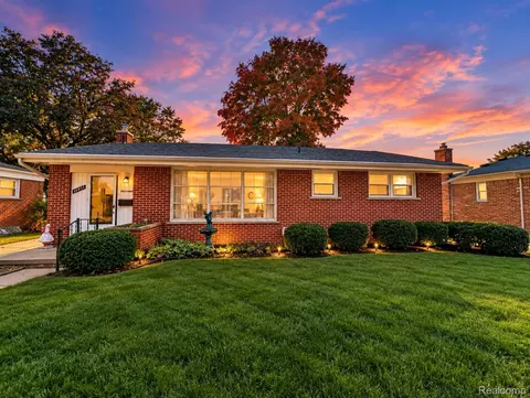 35937 Leon St, Livonia, MI 48150
