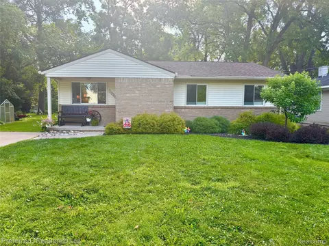 12244 Camden St, Livonia, MI 48150
