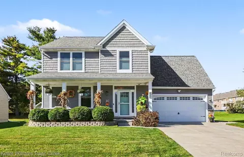 394 Newton Ct, Lake Orion, MI 48362