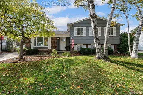13086 Stratford Dr, Sterling Heights, MI 48313