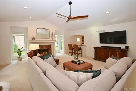 Living - 2181 Red Maple Dr, Troy, MI 48098 photo 3 of 3