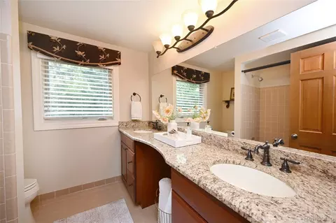 Bath - 2181 Red Maple Dr, Troy, MI 48098 photo 4 of 5