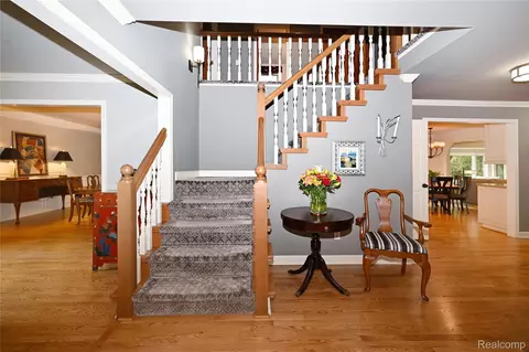 Entry Way - 2181 Red Maple Dr, Troy, MI 48098 photo 2 of 3