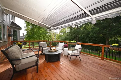 Exterior - 2181 Red Maple Dr, Troy, MI 48098 photo 4 of 10