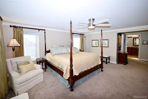 Bedroom - 2181 Red Maple Dr, Troy, MI 48098 photo 2 of 5