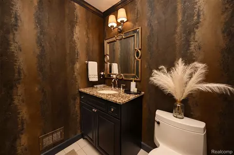 Bath - 2181 Red Maple Dr, Troy, MI 48098 photo 1 of 5