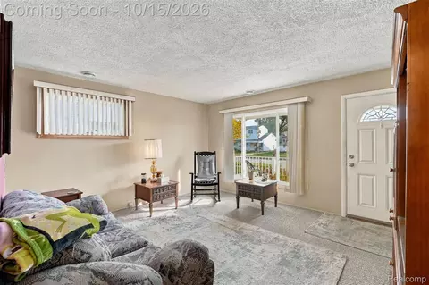 Living - 8350 Elm St, Taylor, MI 48180 photo 1 of 2