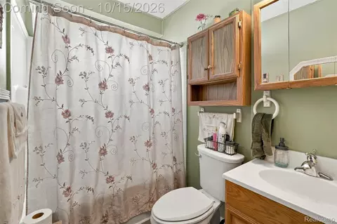 Bath - 8350 Elm St, Taylor, MI 48180 photo 1 of 2