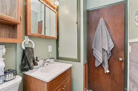 Bath - 8350 Elm St, Taylor, MI 48180 photo 2 of 2