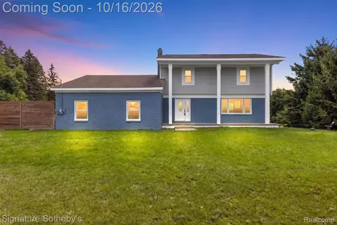 8415 Holcomb Rd, Springfield, MI 48348