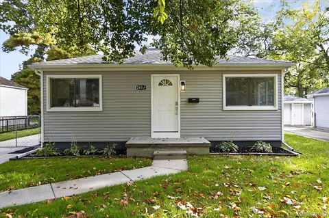 29715 Walnut St, Flat Rock, MI 48134