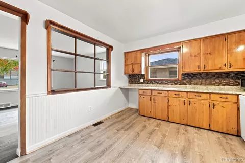 Kitchen - 9350 Biddle St, Romulus, MI 48174 photo 2 of 3