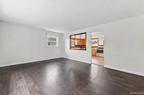 Living - 9350 Biddle St, Romulus, MI 48174 photo 1 of 3