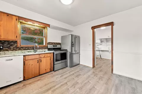 Kitchen - 9350 Biddle St, Romulus, MI 48174 photo 3 of 3